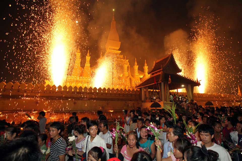buddhist festivals asia tenggara